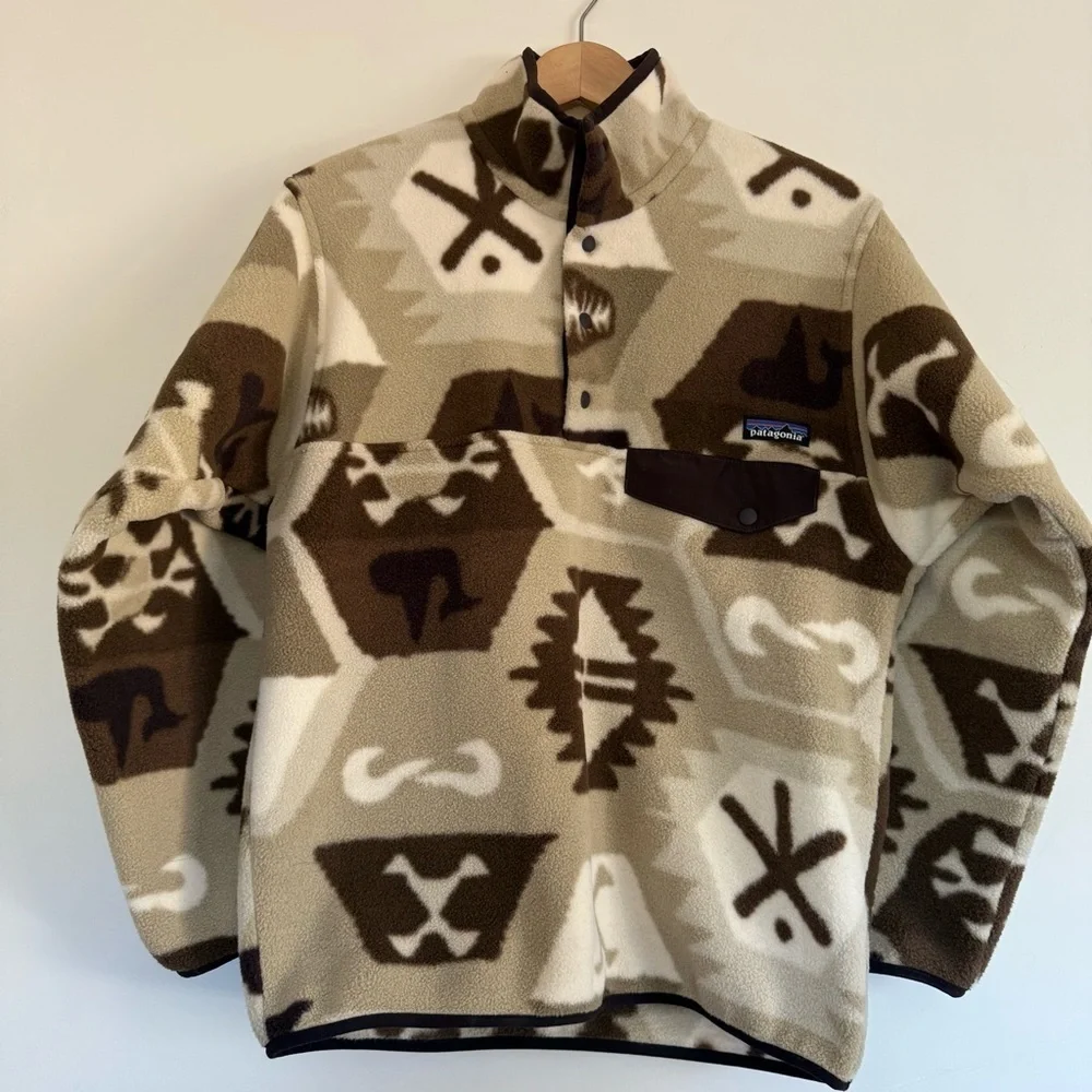 Patagonia Lightweight Synchilla Snap-T Fleece Pullover in Cave Khaki Print  XS